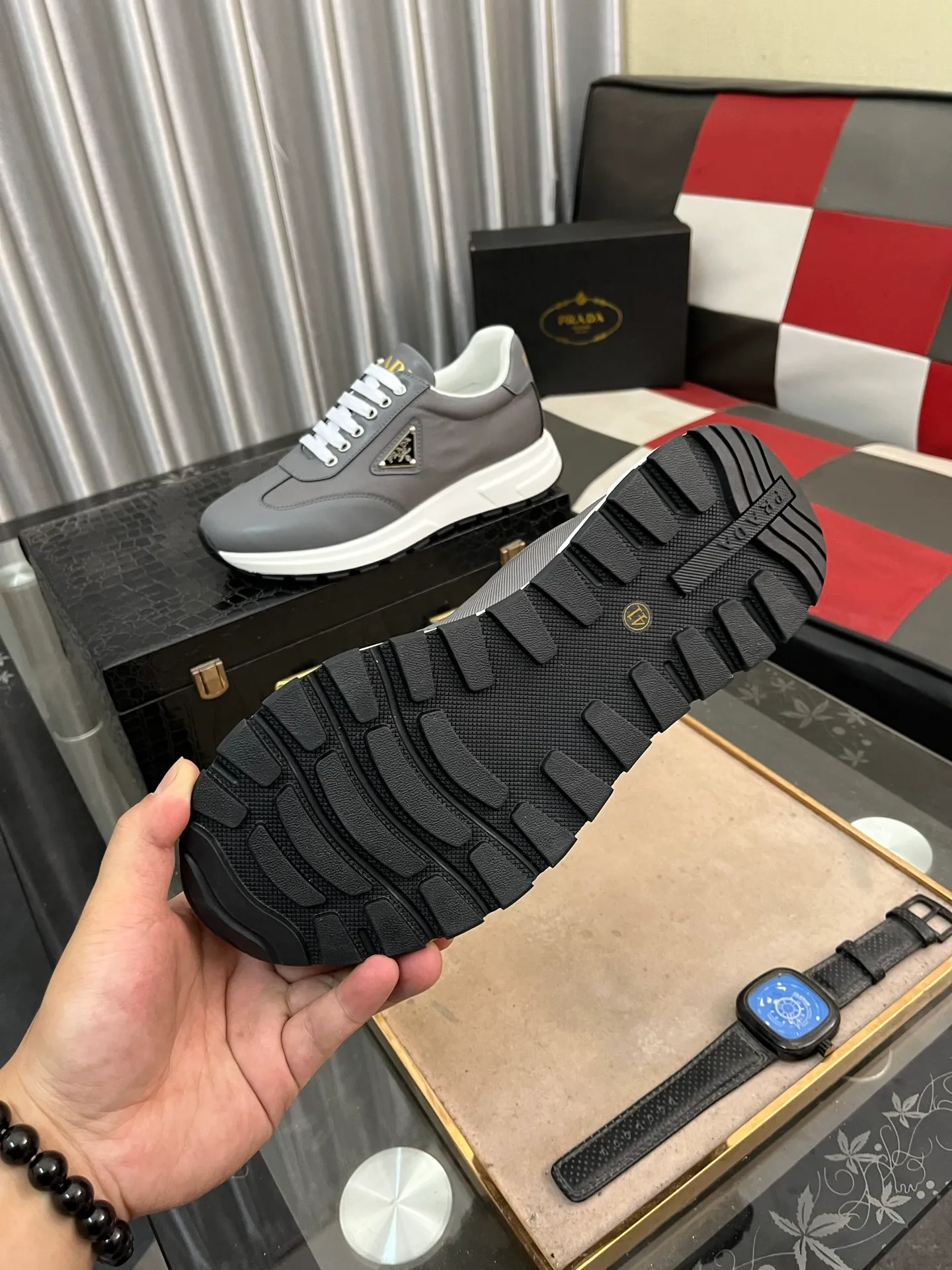 Men's shoes 💰420⌚️⌚️ PRADA [Prada] popular men's shoes, casual shoes and sports shoes! High-end quality 🍀 The upper is made of imported original cowhide 💥 cowhide lining; the original molded outsole. The style is upright and elegant, comfortable and versatile💪 Three quality guarantees Size number: 38-44, 4️⃣ colors available